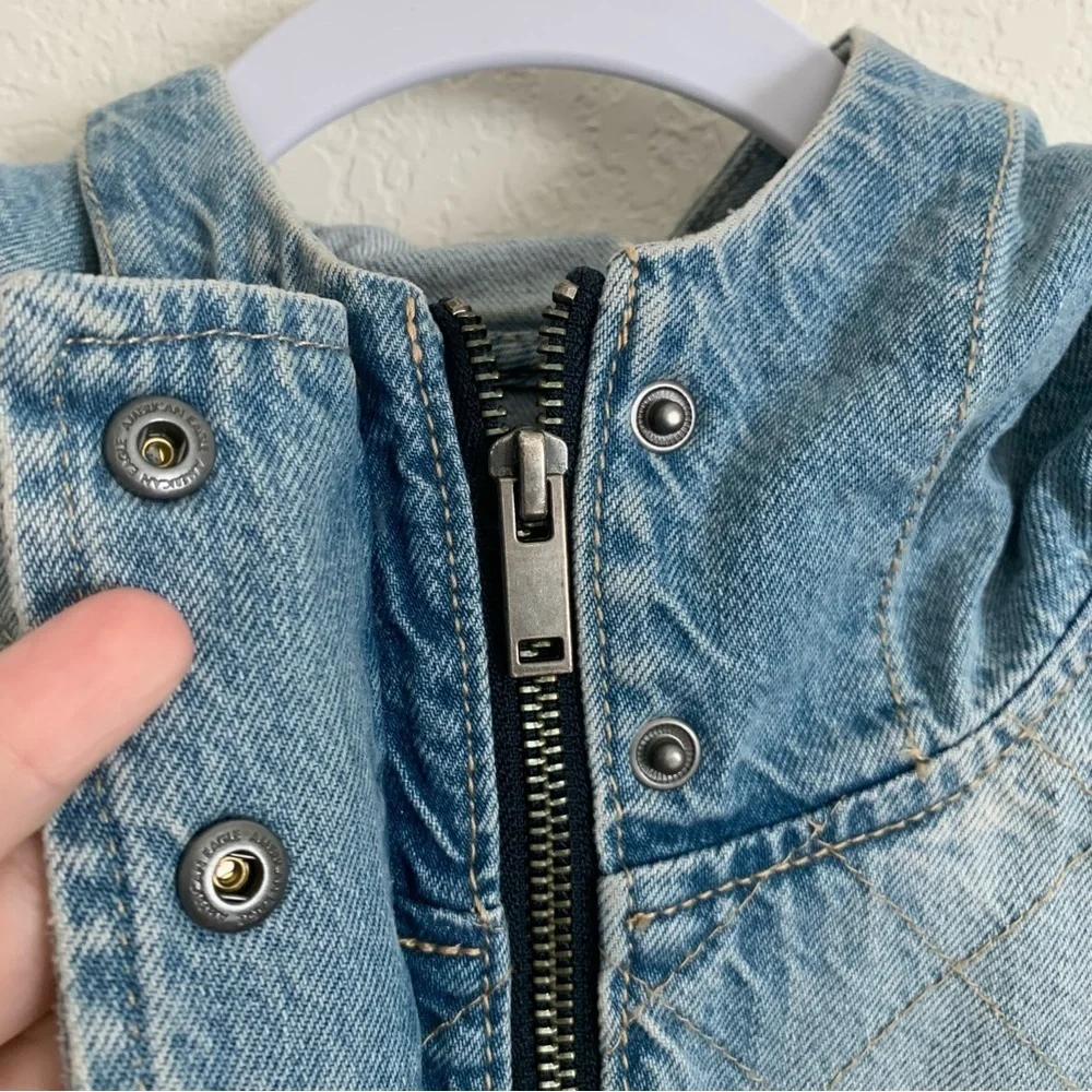 American Eagle women’s blue full zip hooded denim jacket L